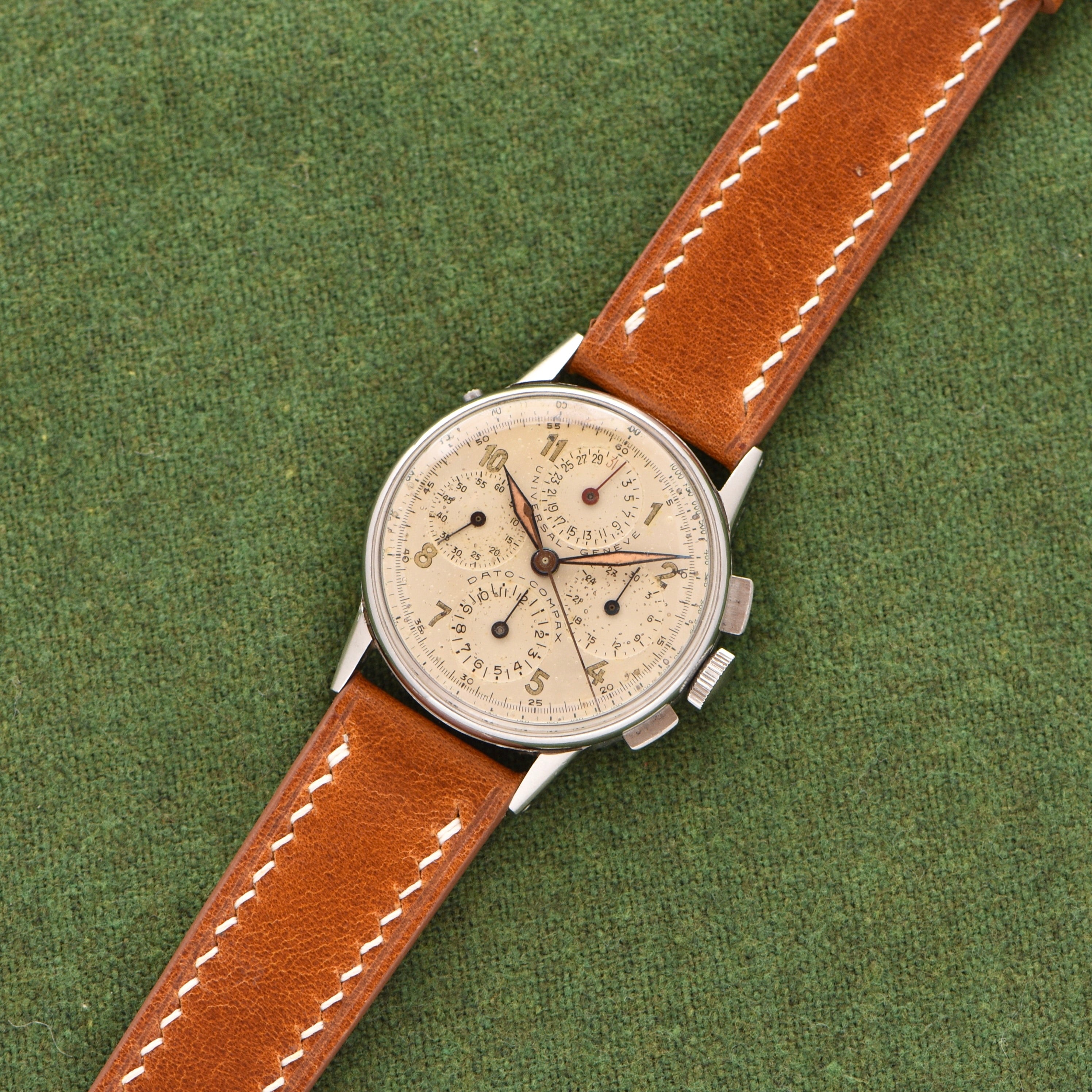 Universal Genève Dato-Compax (Ref. 22325) – Huntington Company