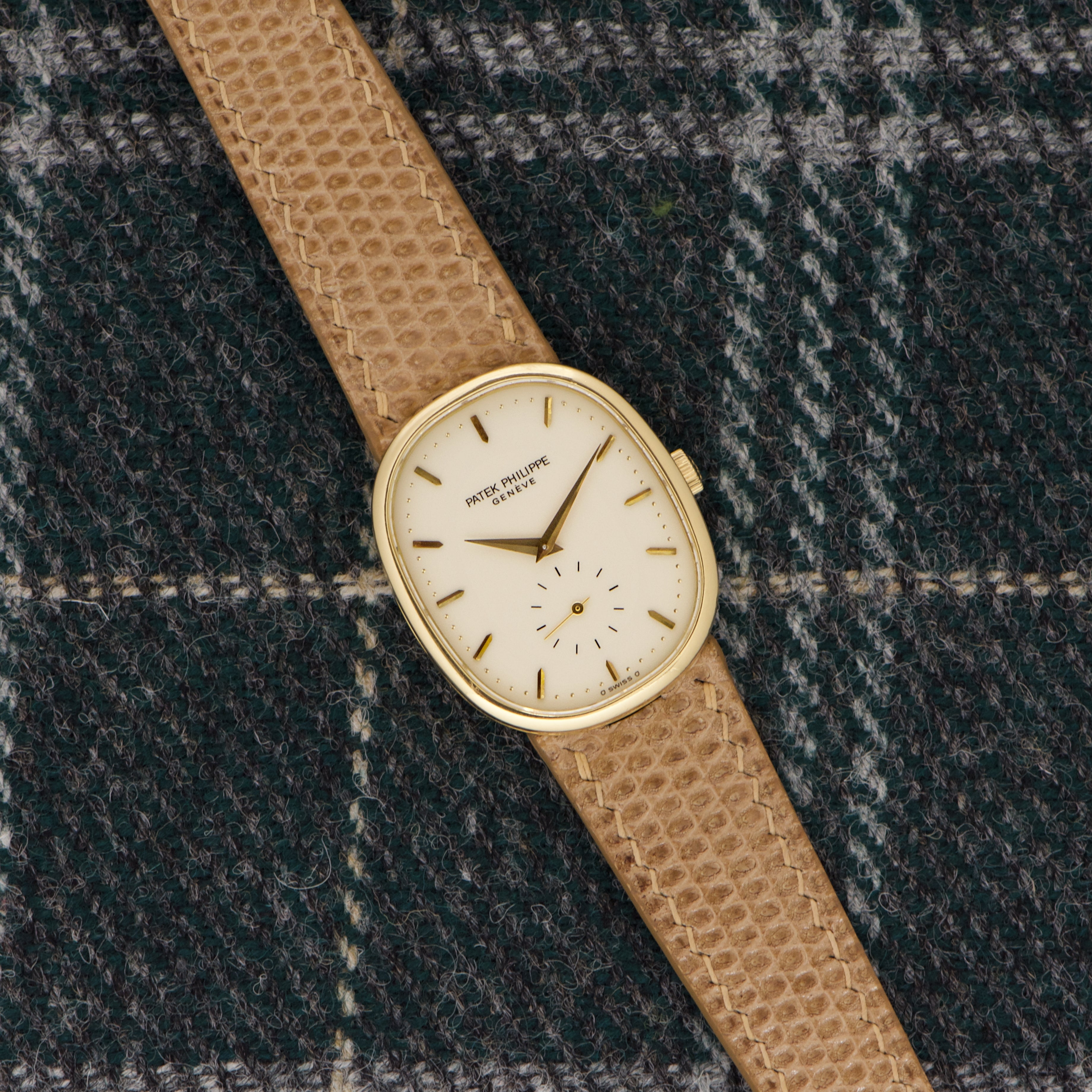 Patek Philippe Ellipse Enamel Dial (Ref. 3948J) – Huntington Company