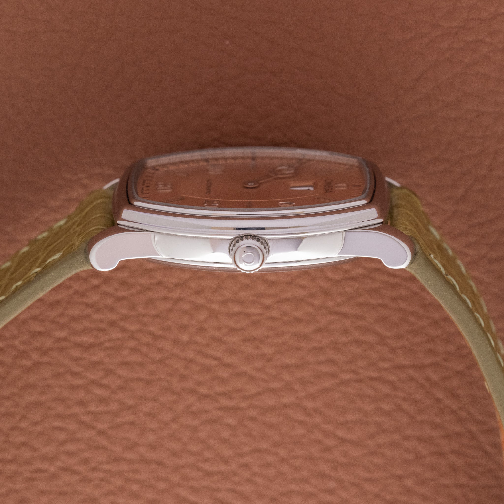 1998 Omega De Ville Salmon Jump Hour (Ref. 4553.61) – Huntington
