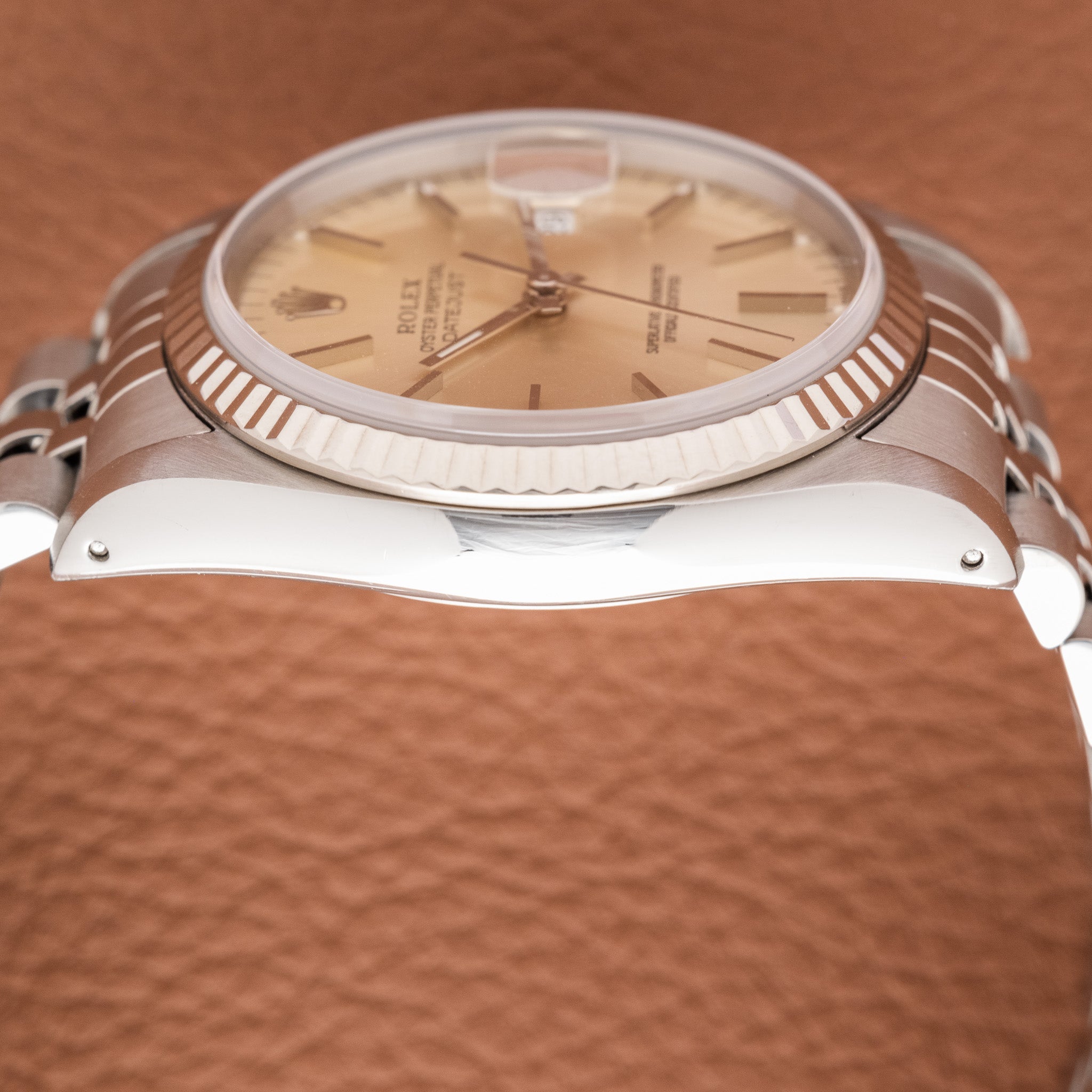 ロレックス 1993 Rolex Datejust Warm patina Silver Dial (Ref. 16234