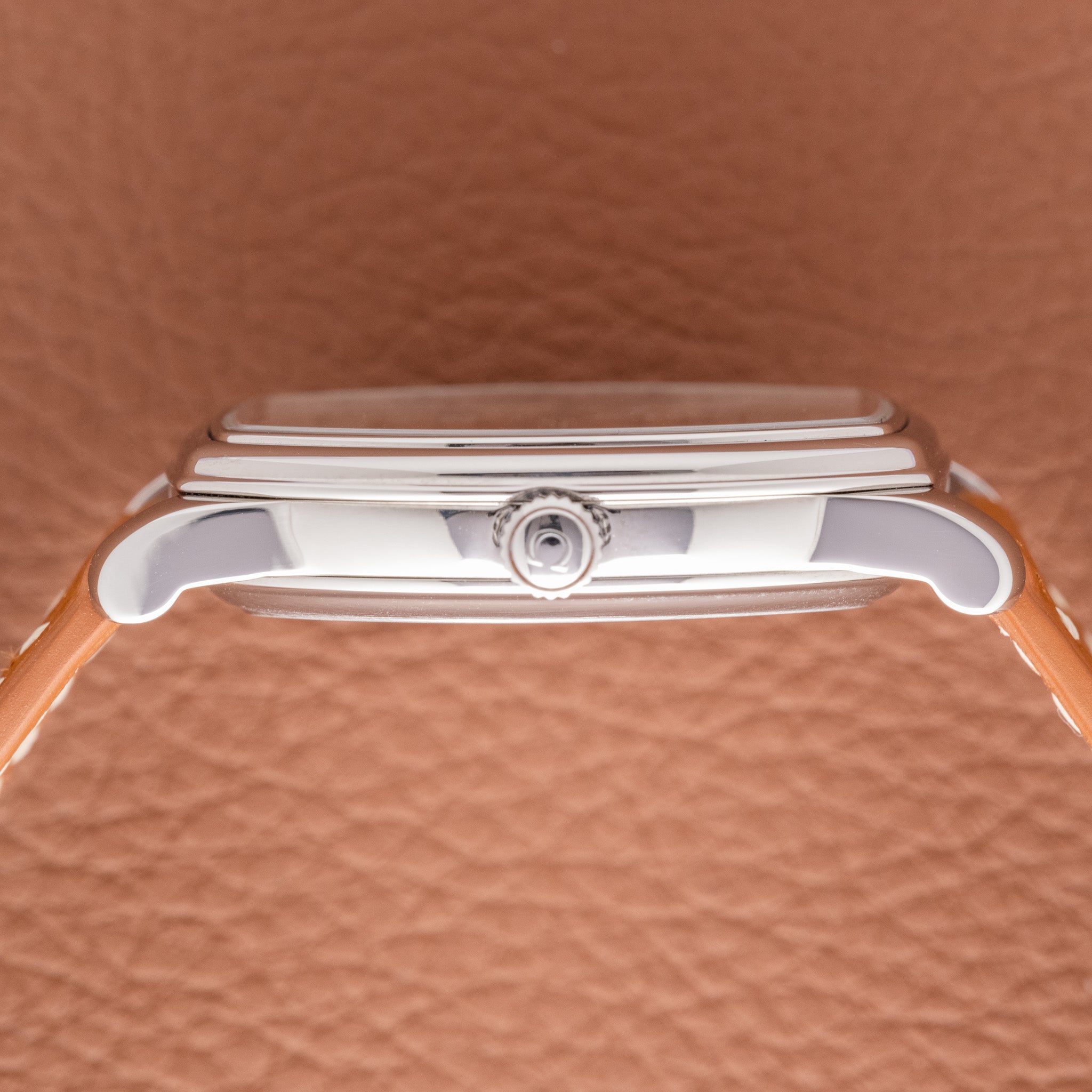 1998 Omega De Ville Salmon Jump Hour (Ref. 4553.61) – Huntington