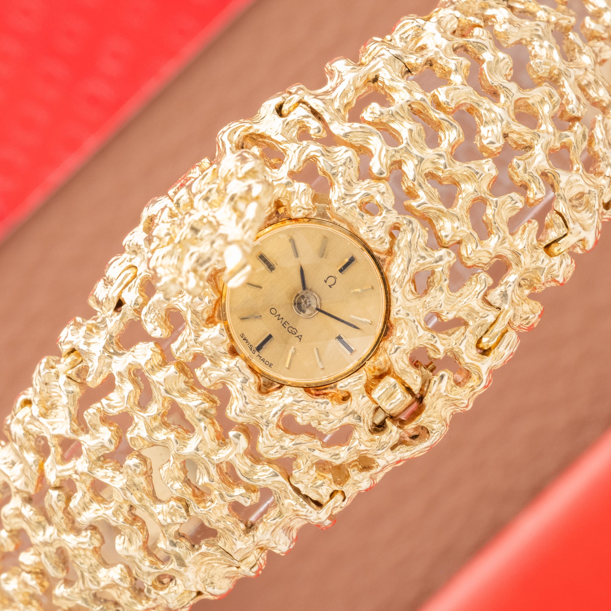 Omega Gilbert Albert Yellow Gold Hidden Watch – Huntington Company
