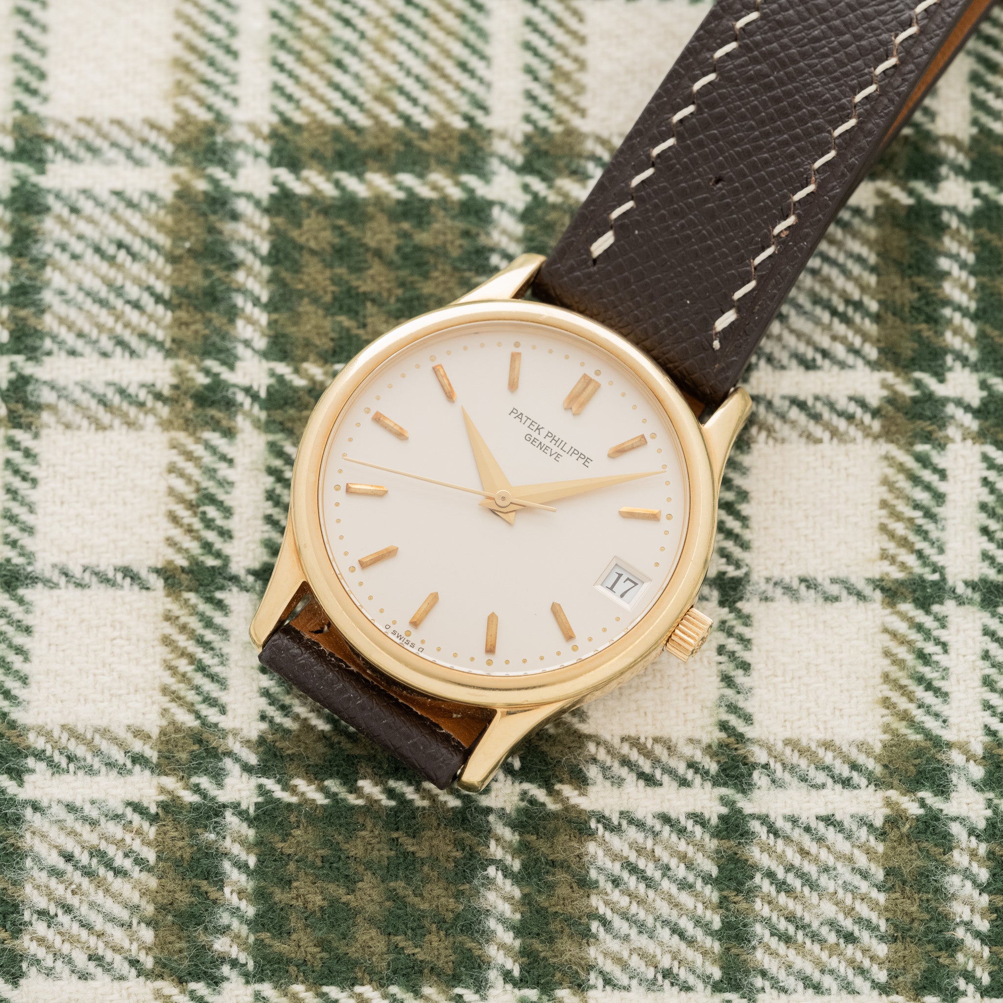 Patek Philippe Calatrava - Box & Archive Papers (Ref. 3998J