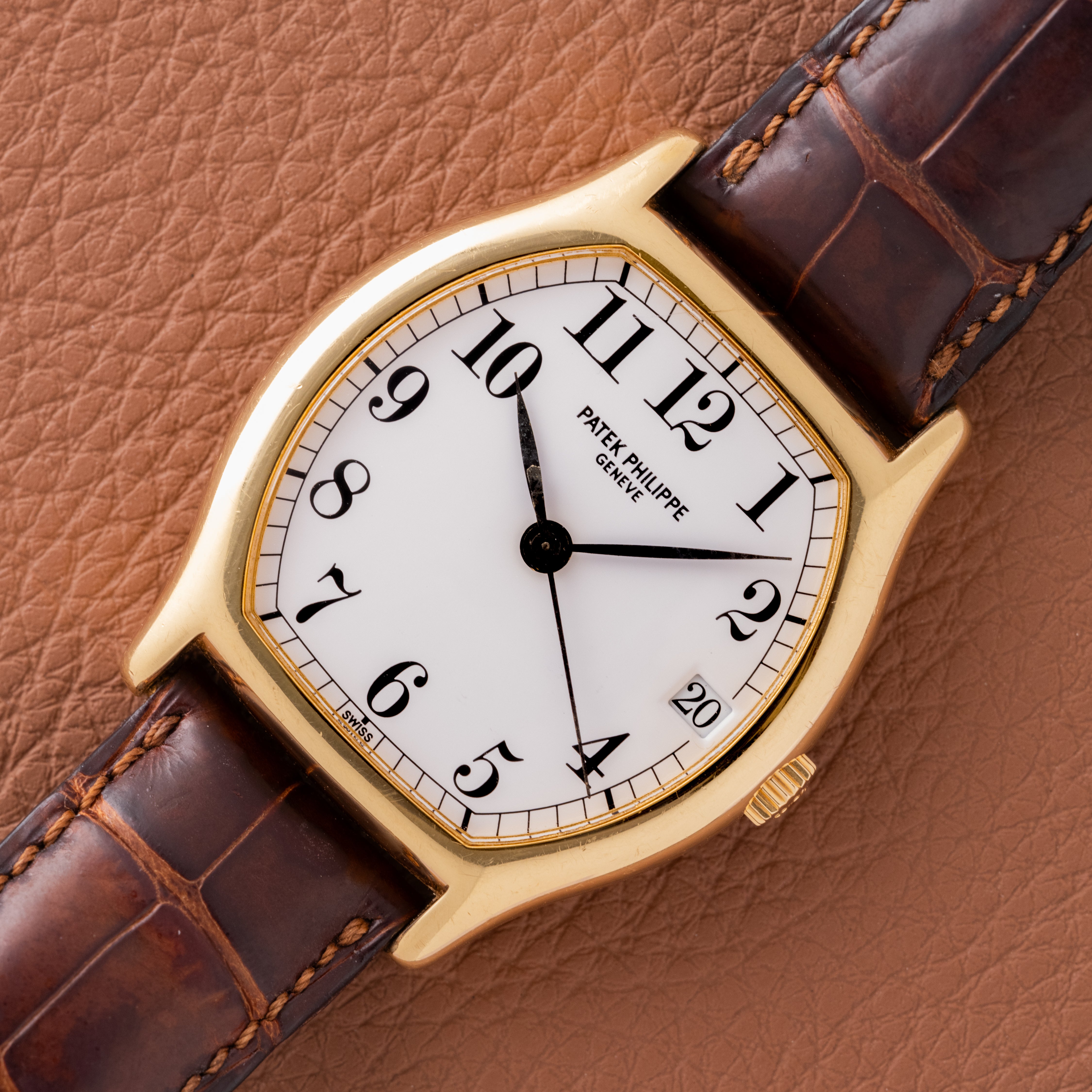 1990s Patek Philippe Gondolo Tonneau (Ref. 5030J) – Huntington Company