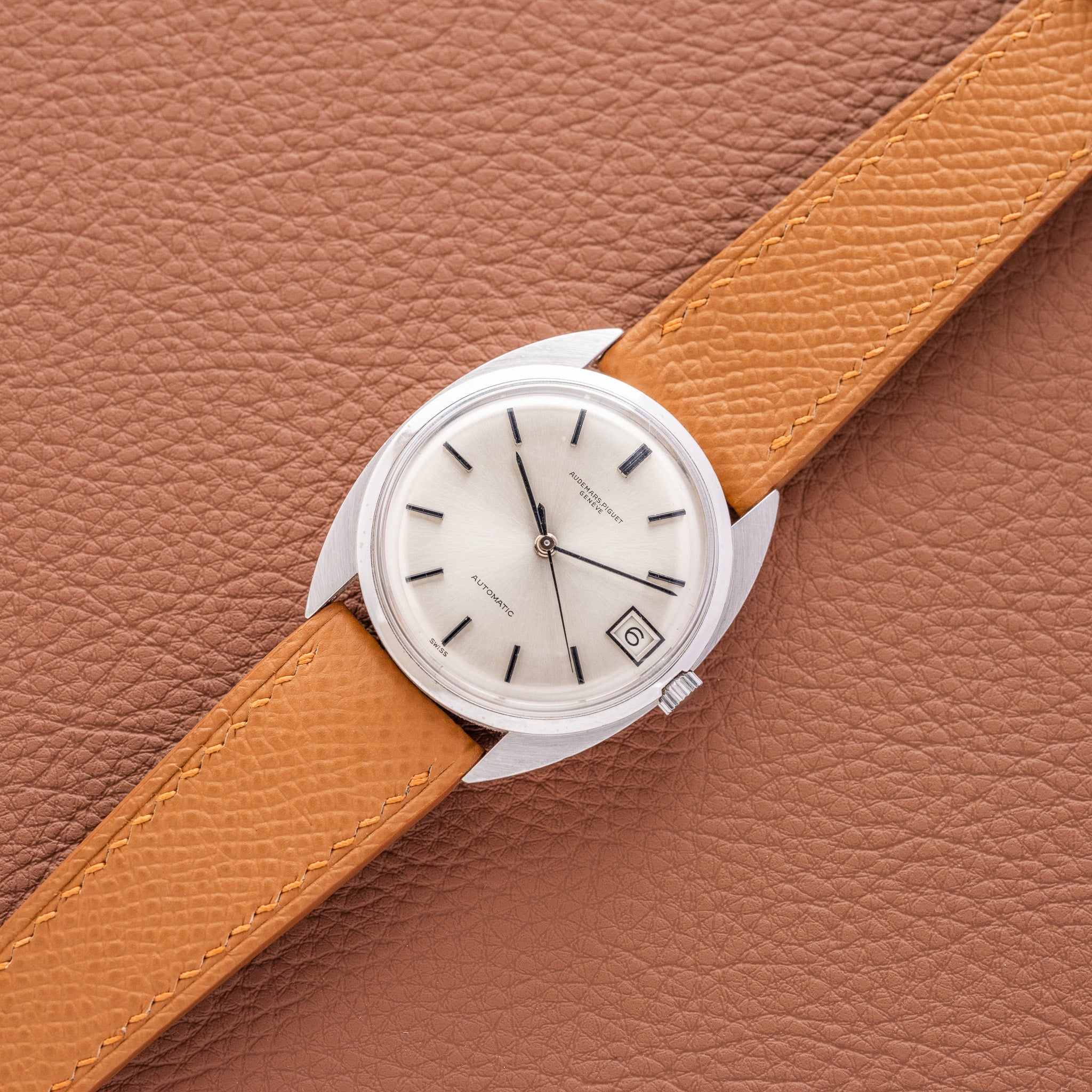 Audemars Piguet White Gold Tonneau Case (Ref. 5205) – Huntington