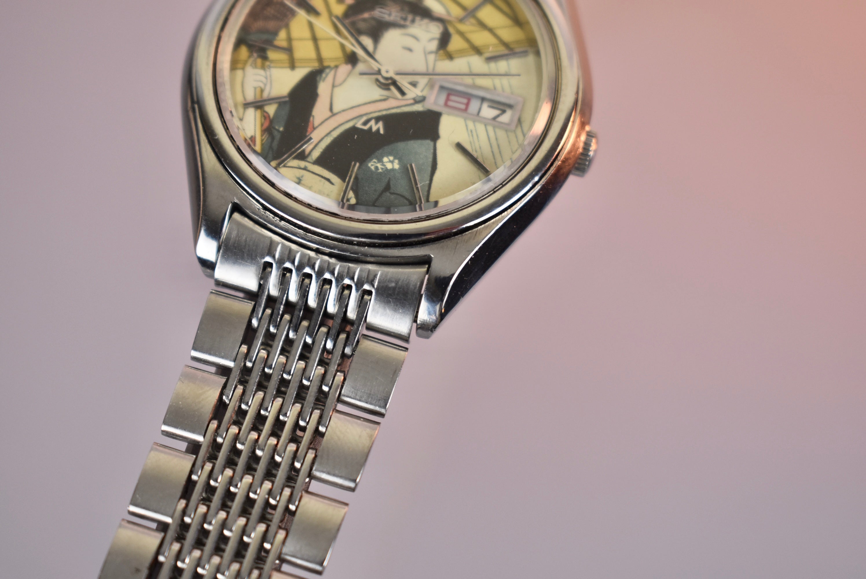 1970s Seiko Lord Matic Ukiyo-E “Lady Under Umbrella” 5606-7072